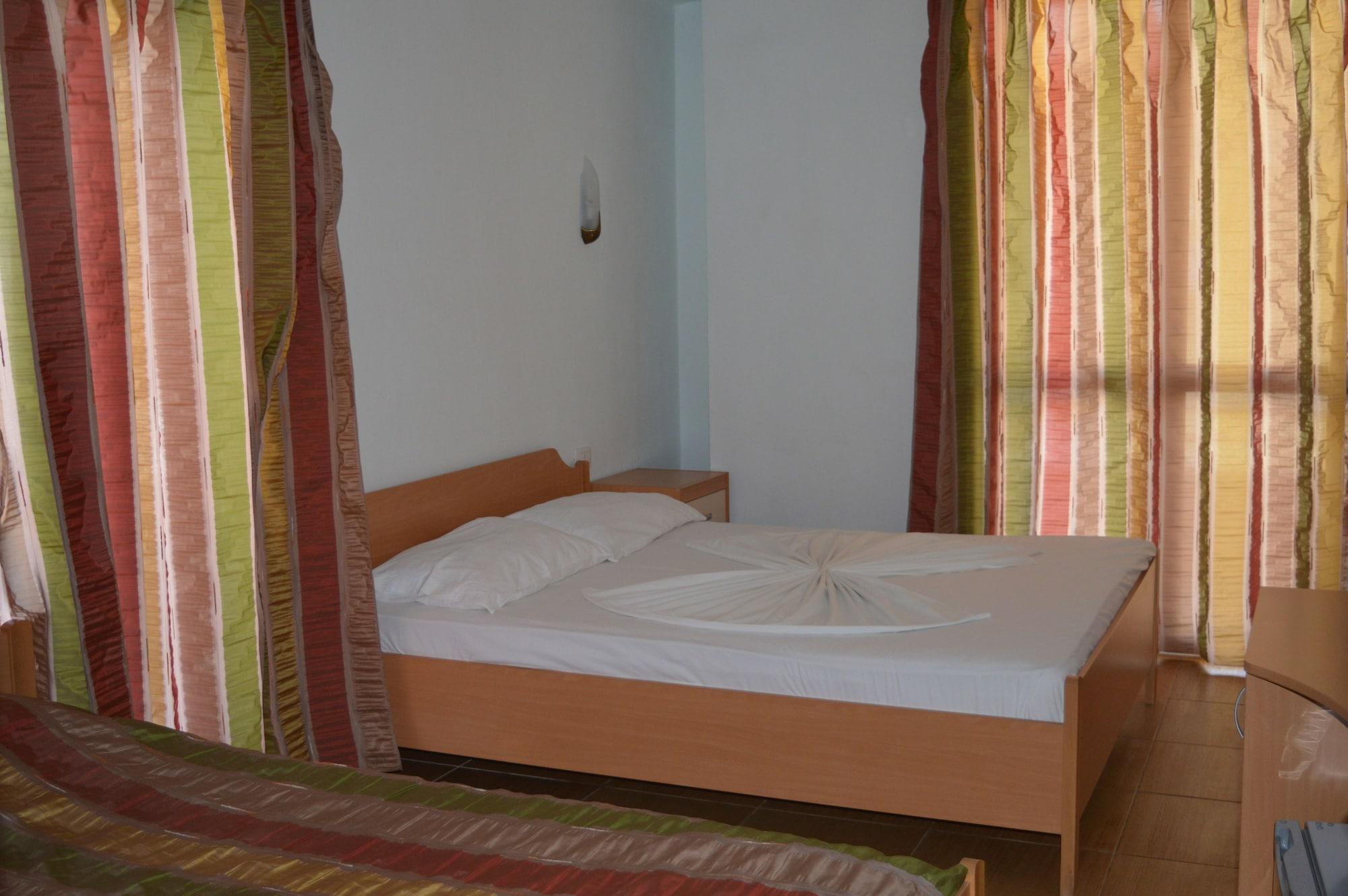 Hotel Oaz Golem  Εξωτερικό φωτογραφία