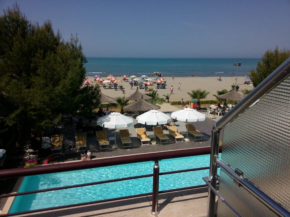 Hotel Oaz Golem  Εξωτερικό φωτογραφία