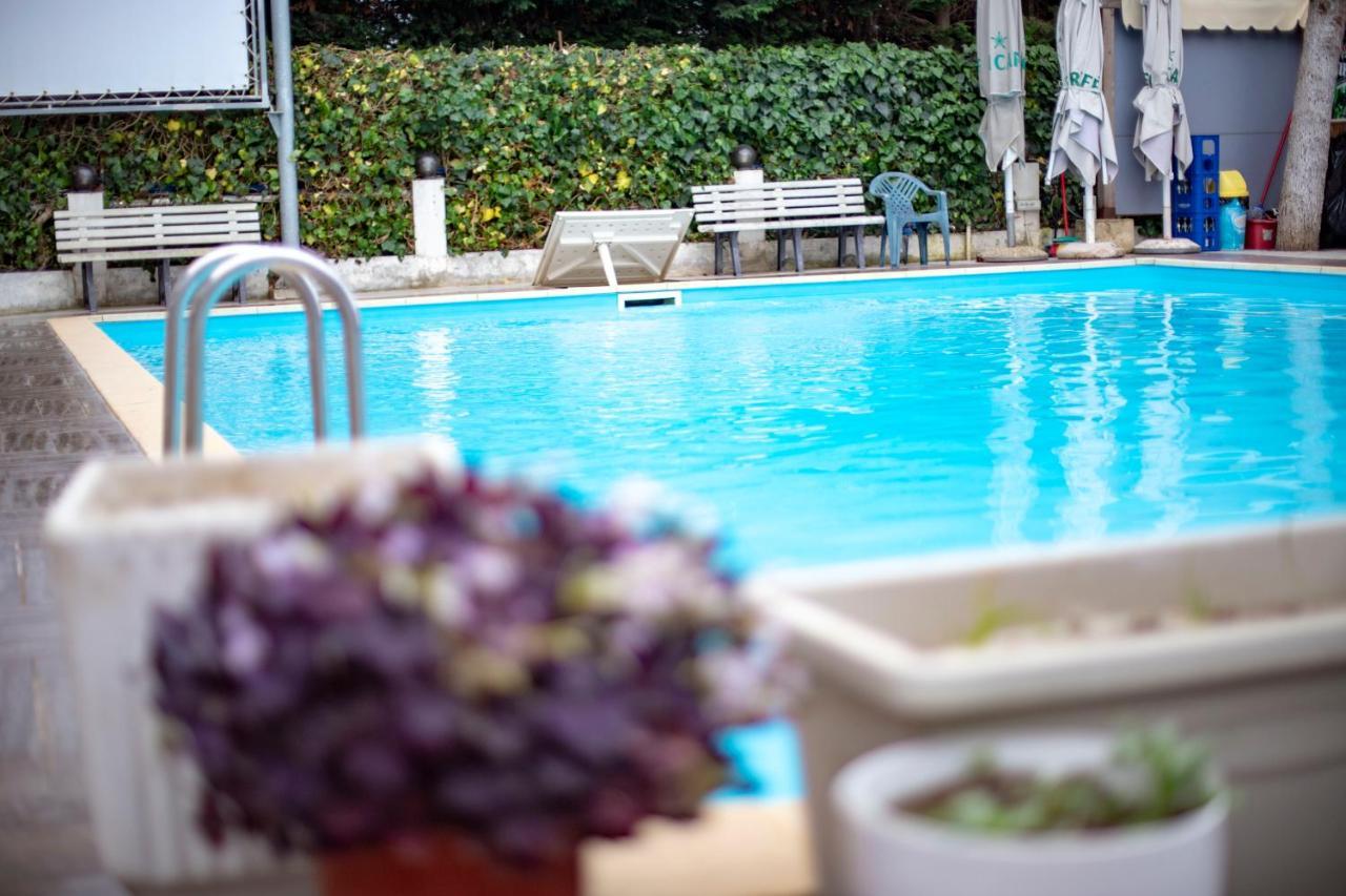 Hotel Oaz Golem  Εξωτερικό φωτογραφία