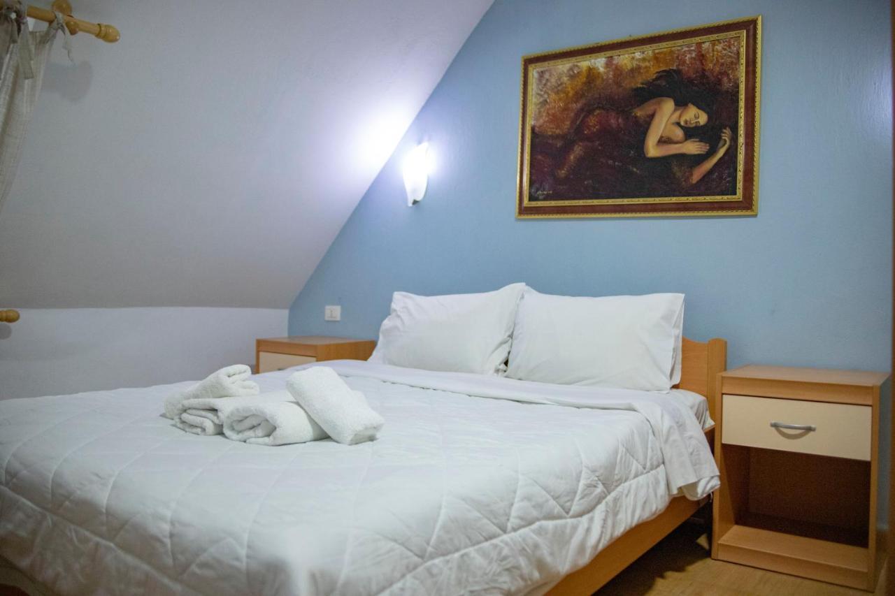 Hotel Oaz Golem  Εξωτερικό φωτογραφία