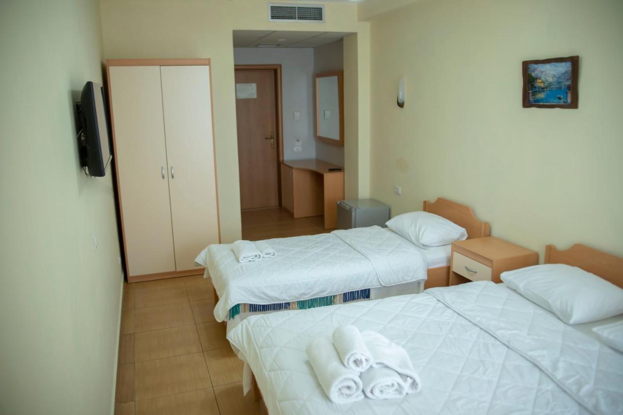 Hotel Oaz Golem  Εξωτερικό φωτογραφία