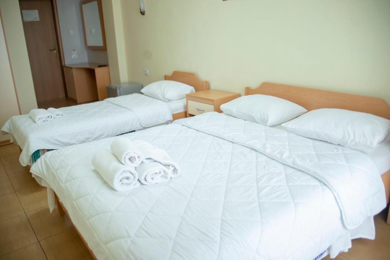 Hotel Oaz Golem  Εξωτερικό φωτογραφία
